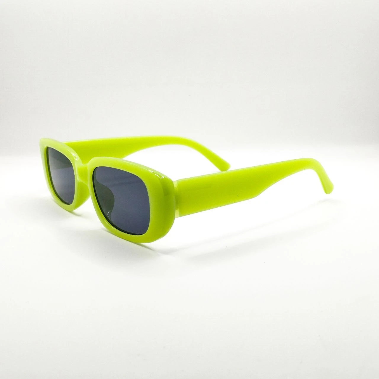 Trendy Sunglasses with a Modern Design, Perfect for Parties and Weddings â€“ In Wh
