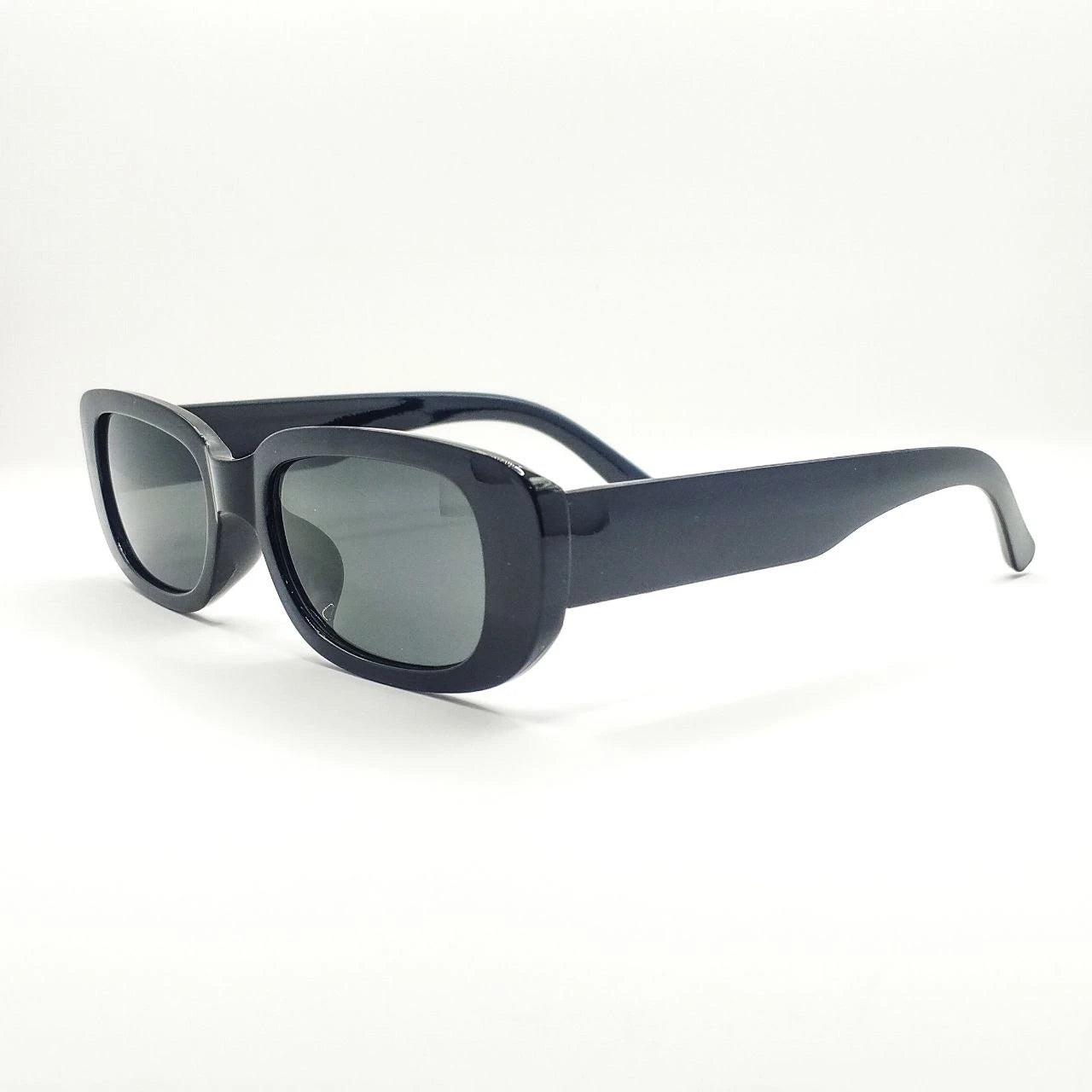 Trendy Sunglasses with a Modern Design, Perfect for Parties and Weddings â€“ In Wh