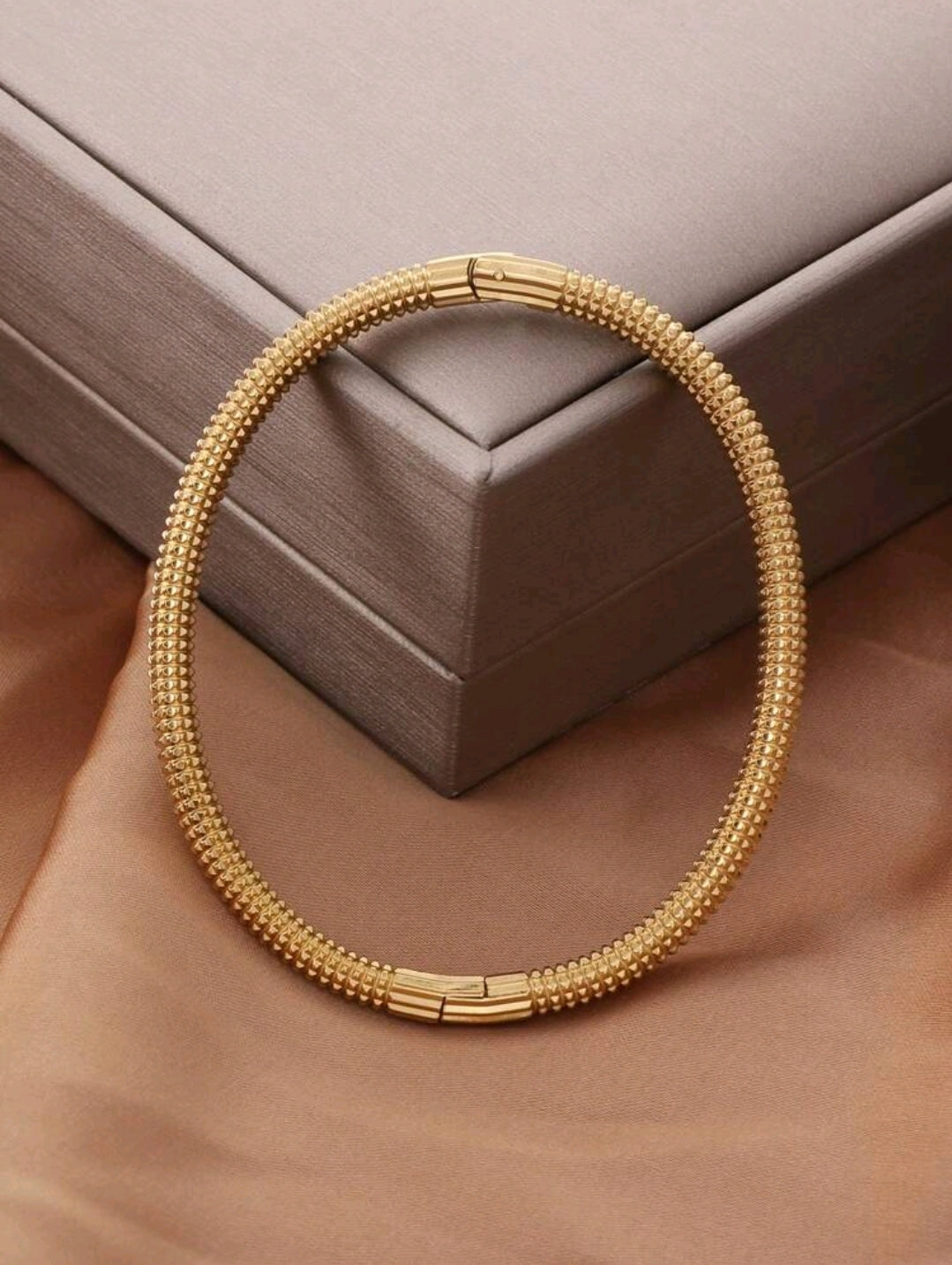 18K Gold-Plated Stainless Steel Women’s Bracelet – Textured Bangle with Infinity Clasp
