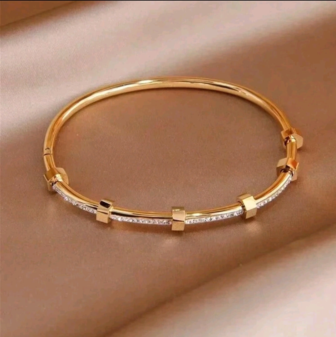 Classic Open Bangle Bracelet for Women – Gold & Silver Plated Stainless Steel